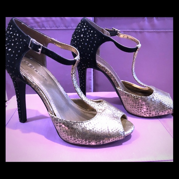 Beautiful BCBG size 7 heels - Picture 1 of 3